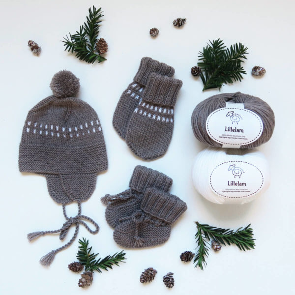 Håndstrikkepakke Baby - Strikkepakke baby brun 2