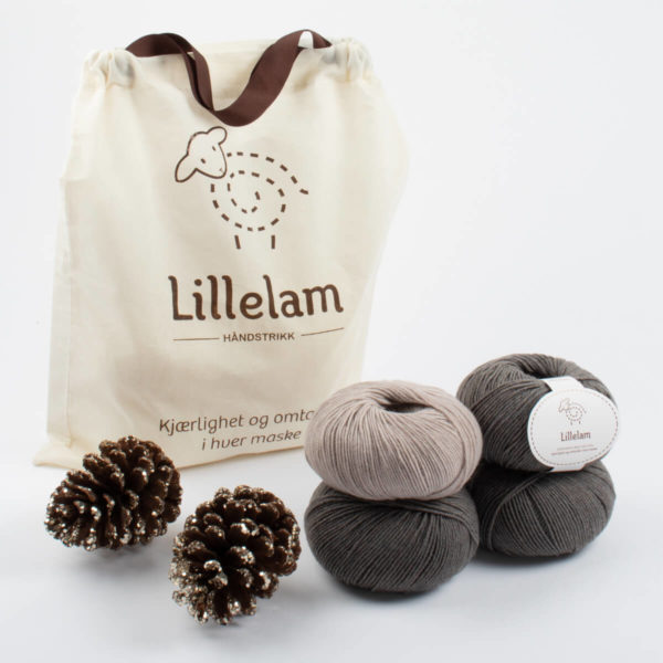 Lillelam_Strikkepakke_brun Håndstrikkepakke Barn - Lillelam Strikkepakke brun