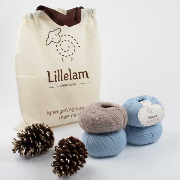 Lillelam_Strikkepakke_lyseblå Håndstrikkepakke Barn - Lillelam Strikkepakke lyseblå