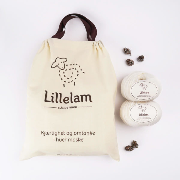 Strikkepakke dåpssett - Lillelam Strikkepakke hvit dap